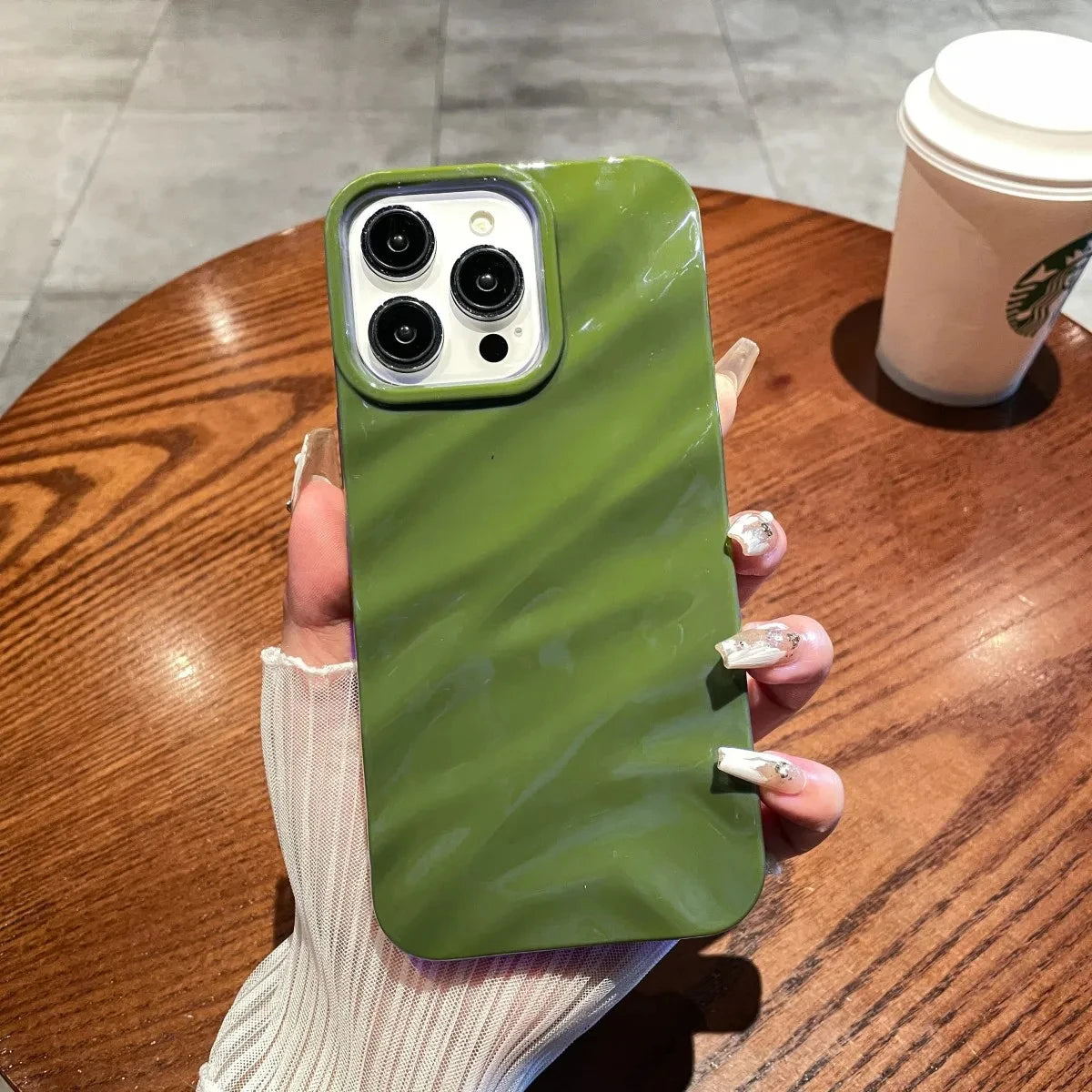 Luxury 3D Wavy Pattern Case