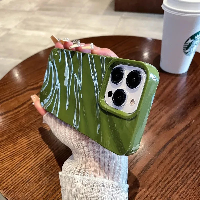 Luxury 3D Wavy Pattern Case