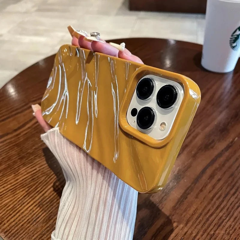 Luxury 3D Wavy Pattern Case